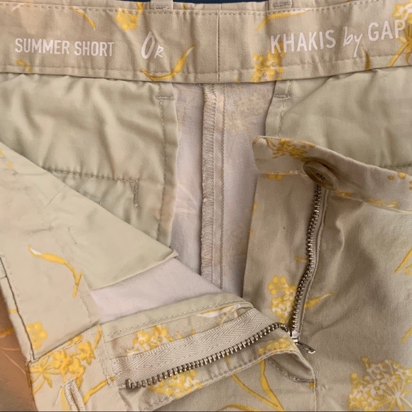 Gap Khakis Shorts Women 0 Yellow Floral Print 3" Shorts Stretch Chino Casual - Picture 8 of 12